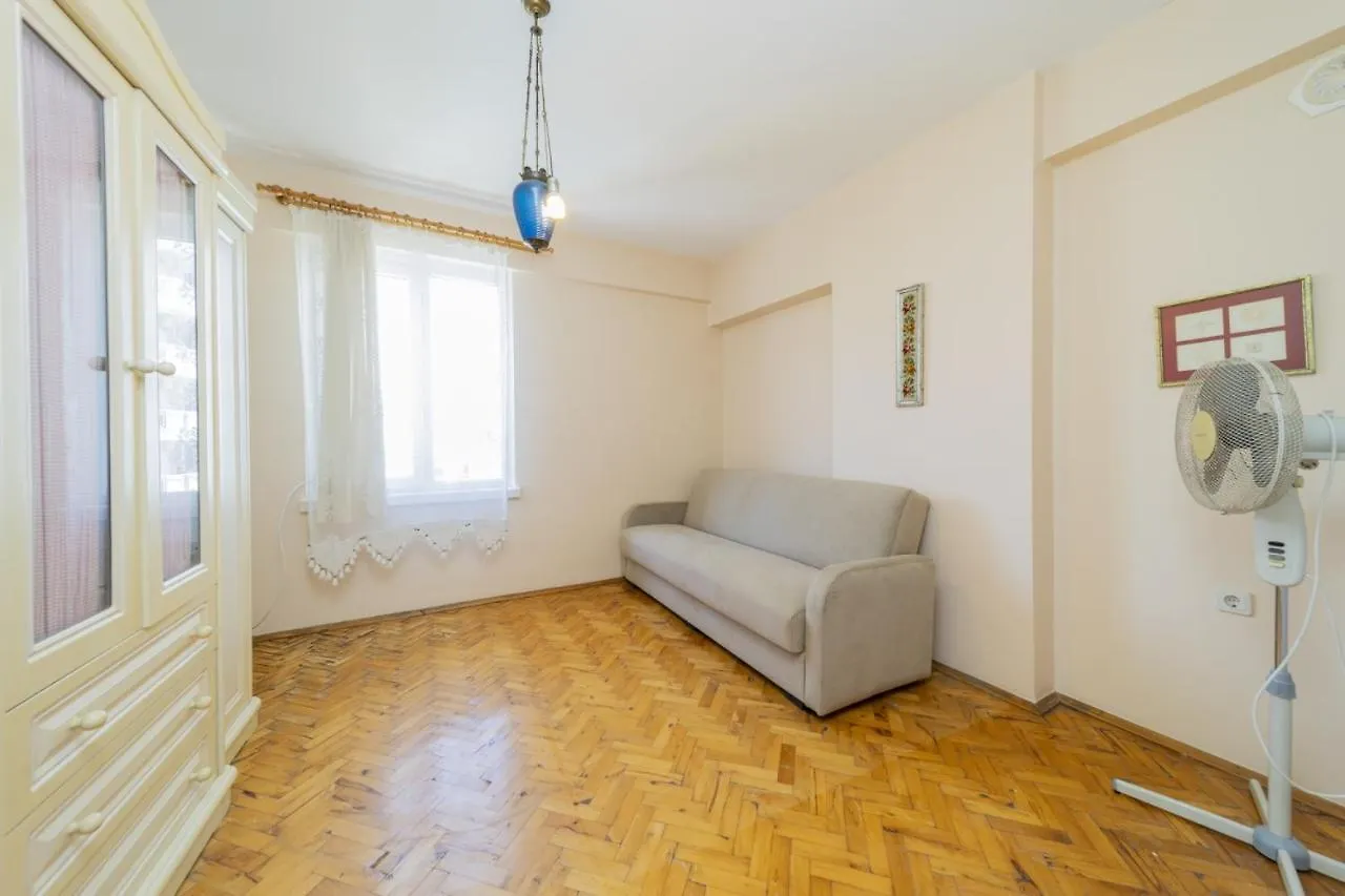 Flat W Balcony Fireplace 5 Min To Beach In Antalya Apartment